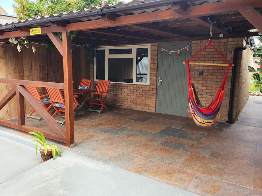 Dog Friendly Little With Patio & Private Driveway Apartamento
