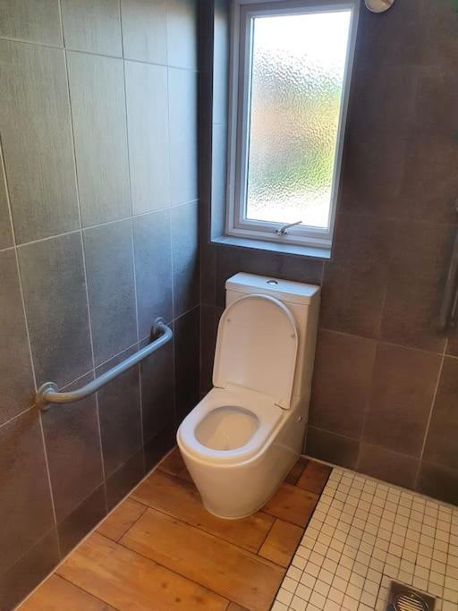 Dog Friendly Little With Patio & Private Driveway Apartamento *